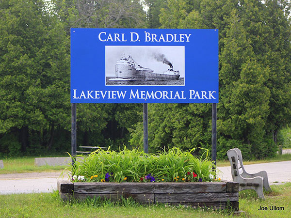 Lakeview Memorial Park photo credit Joe Ullom