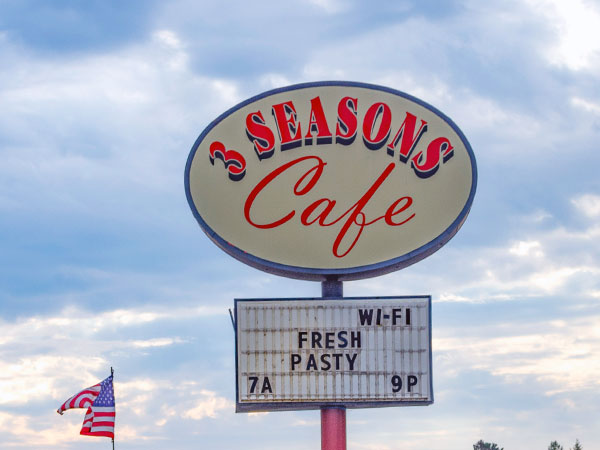 3 Seasons Cafe Manistique